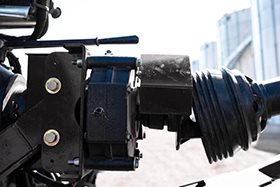 Manual clutch engagement