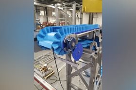 Inclined Conveyor Discharge with Pleated Belt
