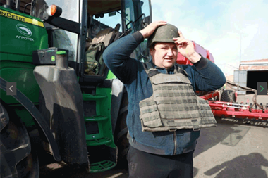 Ukrainian Farmers Dodge Landmines and Rockets as World's Farmers Offer Help
